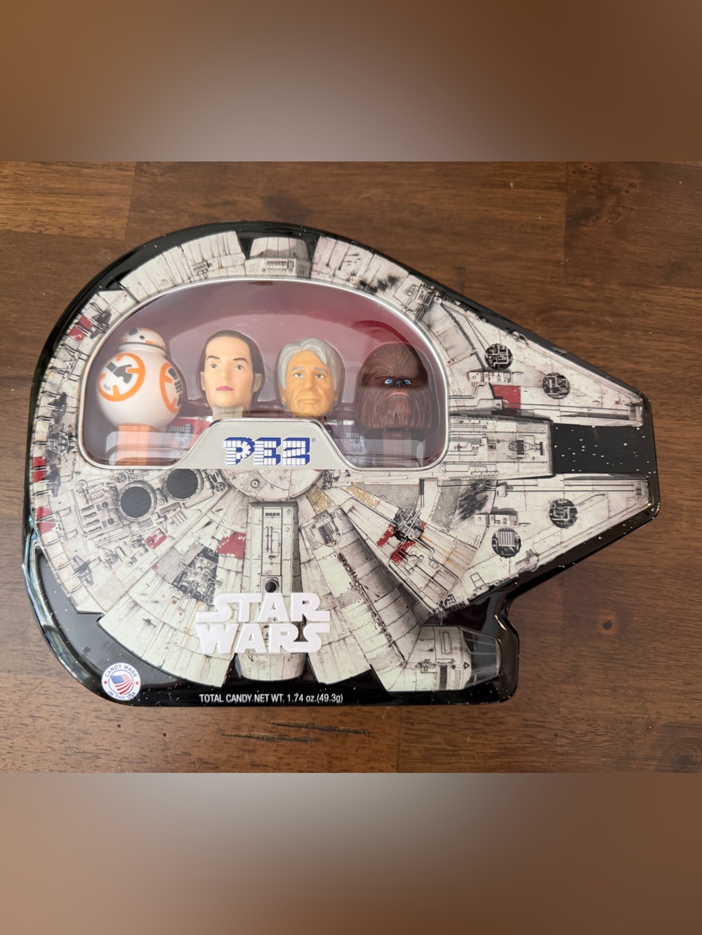 PEZ 2017 Star Wars Collector Dispensers and Candy in Millennium Falcon Tin